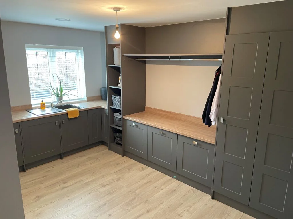 Hampton Matt Onyx Laundry room